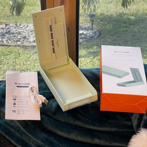 TECH Candy UV Sanitizer In Mint Green - Picture 3 of 15